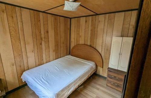 Wasaga Beach House | Tiny Wood Cottage 09