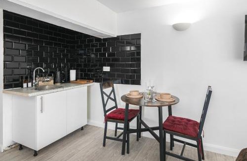 Bethnal Green Apartment | Warehouse Conversion Studio by Station