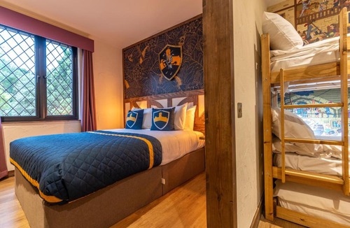Warwick Hotel | Warwick Castle Hotel & Knight's Village