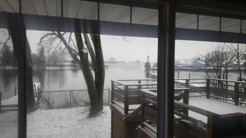 Park Point House | Waterfront The Hearding Island