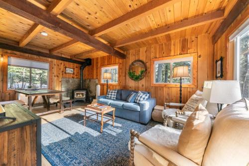 3BD Retreat - 5 Min to Beach Trails & Town