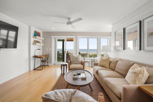 4317 Windswept Villa by Akers Ellis Rentals