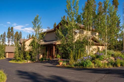 500 North Lupine