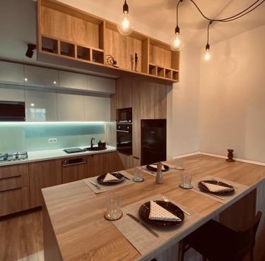 A&A Stellaris Apartment, Free parking