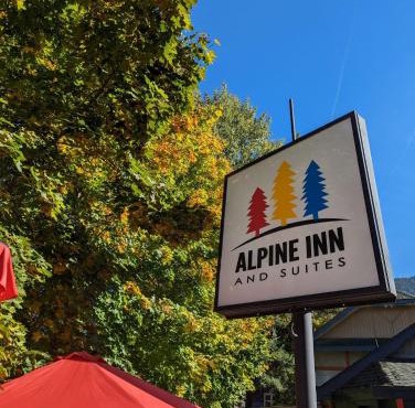 Alpine Inn & Suites
