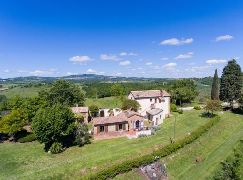 Apartment Wunderschöne Wohnung in Chiusi mit Panoramaterrasse by Interhome