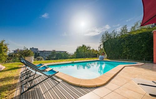 Beach Front Home In Saint-Laurent-Du-Var