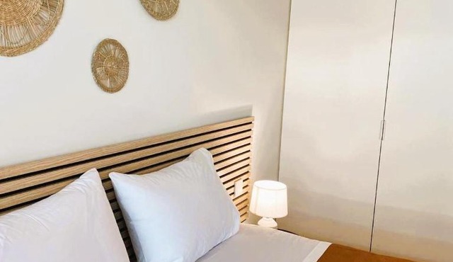 Beachside 2 BD Apartment | Balcony | AC