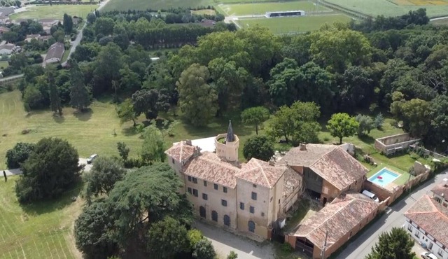 Bel appartement au Château de Fontanas