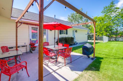 Bitterroot Mountain Views: Montana Family Home!