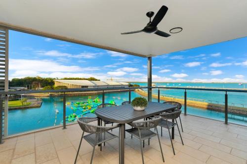 Breathtaking Waterfront Lagoon Views & Restaurants
