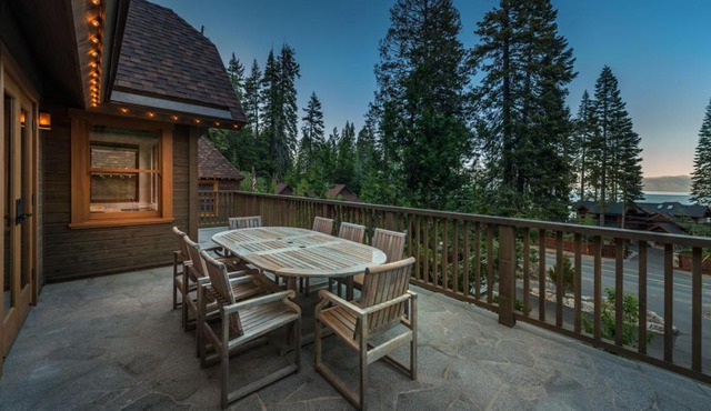 Cedar Crest - Chickadee Cottage 2