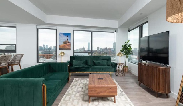Central Upscale 2BR Condo wGym Office & Parking