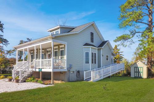 Cockleshell Cottage - Pet friendly & Handicap Accessible!