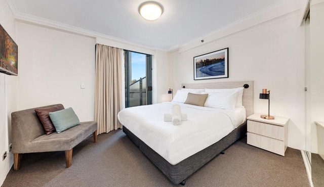 Comfy and Spacious 1B Sydney CBD Apartment in Central