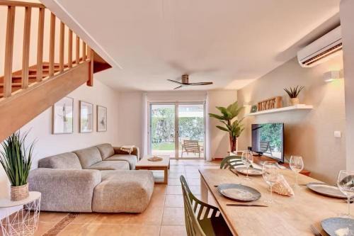 Cozy and Spacious 2-BR Home in Anse Marcel - Garden, 3 Pools, Beach