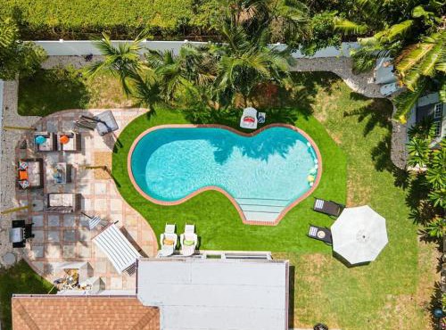 Cozy home at Lighthouse Point with Pool 1