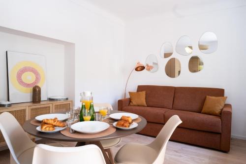 Cozy Luxury Duplex Steps from the Casino Square