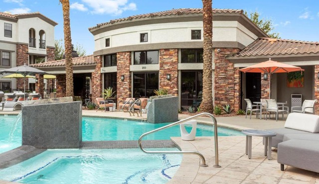 CozySuites at Glendale