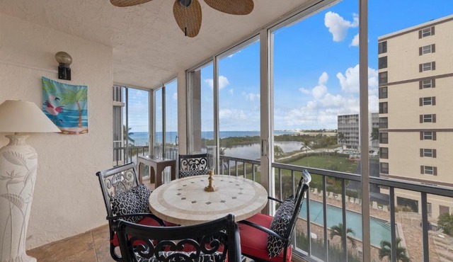 Creciente 515, 1 Bedroom, Gulf Front, Elevator, Heated Pool, WiFi, Sleeps 2