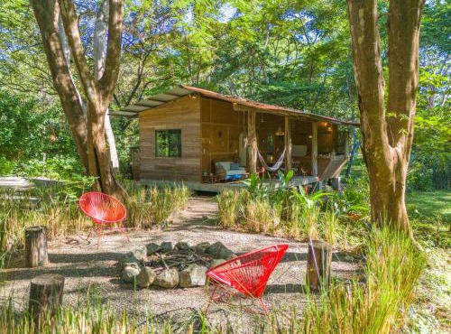 El Chic Shack, Authentic Cabin walk to Negra
