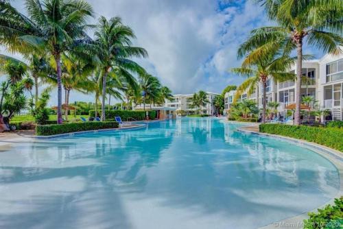 FULL TIME LIC Mgr - MODERN 4 BED 4 BATH VILLA - UPSCALE OCEANFRONT RESORT - INDOOR PICKLEBALL - SPEAKEASY!