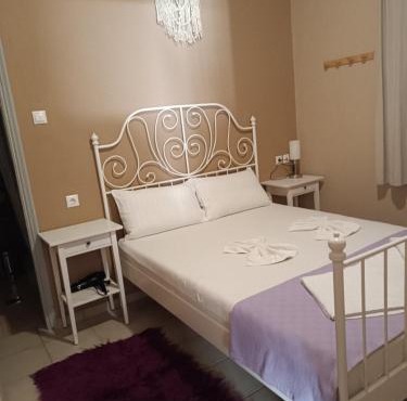 GIOTAS APARTMENTS - STUDIOS