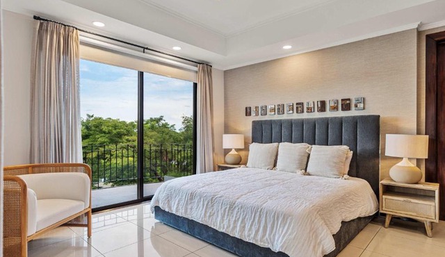 Golf Course Villa, Beach Club & 11 Restaurants