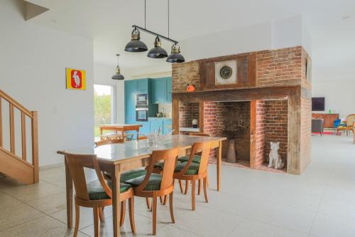 Grande maison de charme avec piscine intérieure