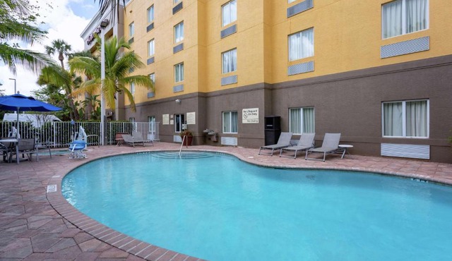Hampton Inn & Suites - Fort Pierce