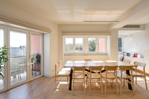 Home Out Marques Suites
