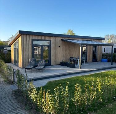 In Seenähe - Modernes Chalet im Ferienpark De Veerstal - familienfreundlich!