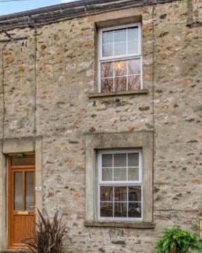 Labernum Cottage, Ingleton Village, Yorkshire Dales National Park, Famous Three Peaks, Near The Lake District, Pets Are Welcome, Direct Parking in front of the Cottage & Guest Parking