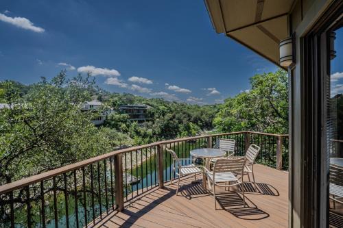 Lakefront Bungalow with Community PoolHot Tub #9