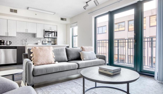 Logan Circle 1BR w Gym WD Pool nr bars WDC-483