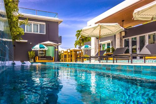 Los Vanderbilt 2 Queens Pool ResortVibe Near Beach