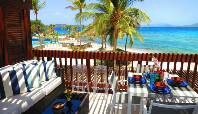 Luxury Beachfront King Suite on Sapphire Beach II