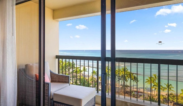 Luxury Oceanfront 2 Bedroom Apartment at Waikiki Beach Tower