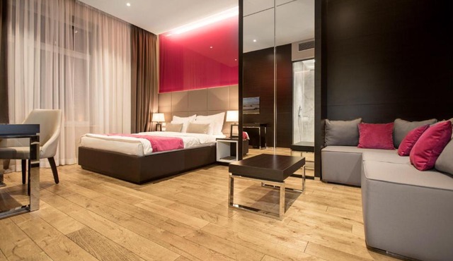 Maccani Luxury Suites