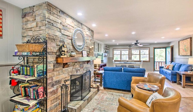 Main St Red River Ski Condo w/Mountain View!
