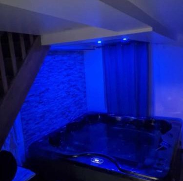 Maison cosy avec jacuzzi