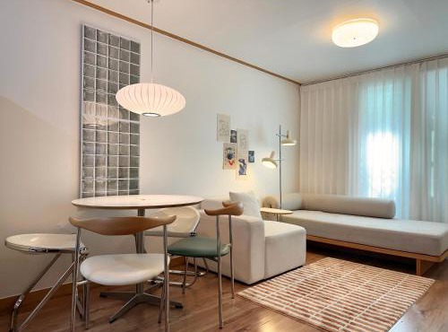 Modern 203 Stay