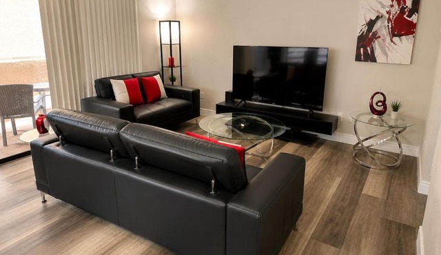 Modern 2BR Condo Near the Las Vegas Strip