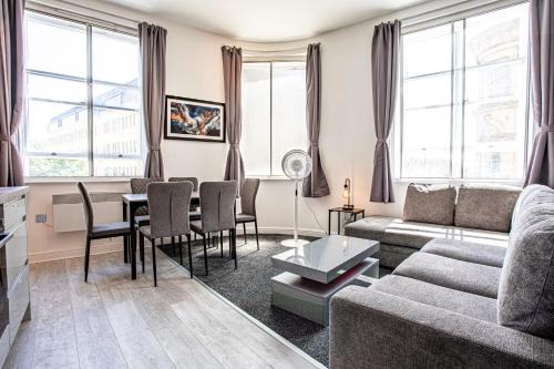 Modern 3-Bed 2 Bath Flat Sleeps 6 · Halifax Centre