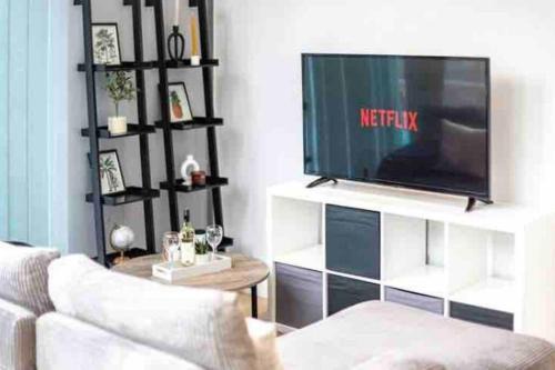 Modern City Centre Apartment 2 x Double En-Suite