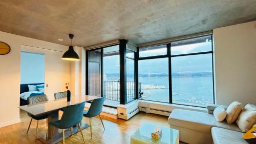 Ocean and Mountain View Home - Downtown Vancouver