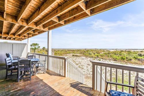 Oceanfront St Helena Island Condo w/Beach Access!