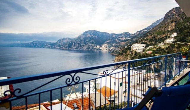 Panoramic Sea View Balcony Apartment in the Heart of Praiano, Casa Mimì Junior