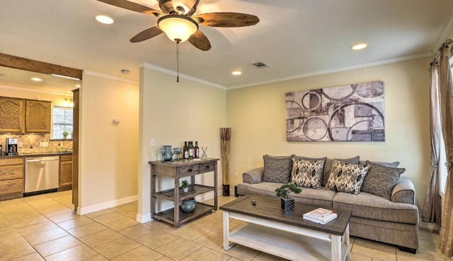 Pet-Friendly Georgetown Home < 1 Mi to Dtwn!