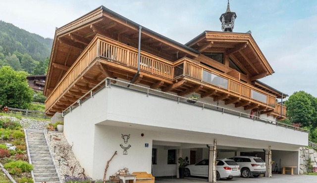 Pleasant Apartment in Piesendorf with Balcony